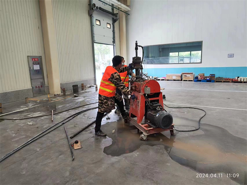 椒江厂房地面下沉塌陷注浆加固施工